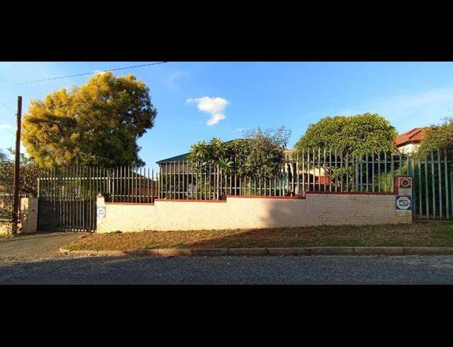 4 BEDROOM HOUSE FOR SALE IN KENSINGTON